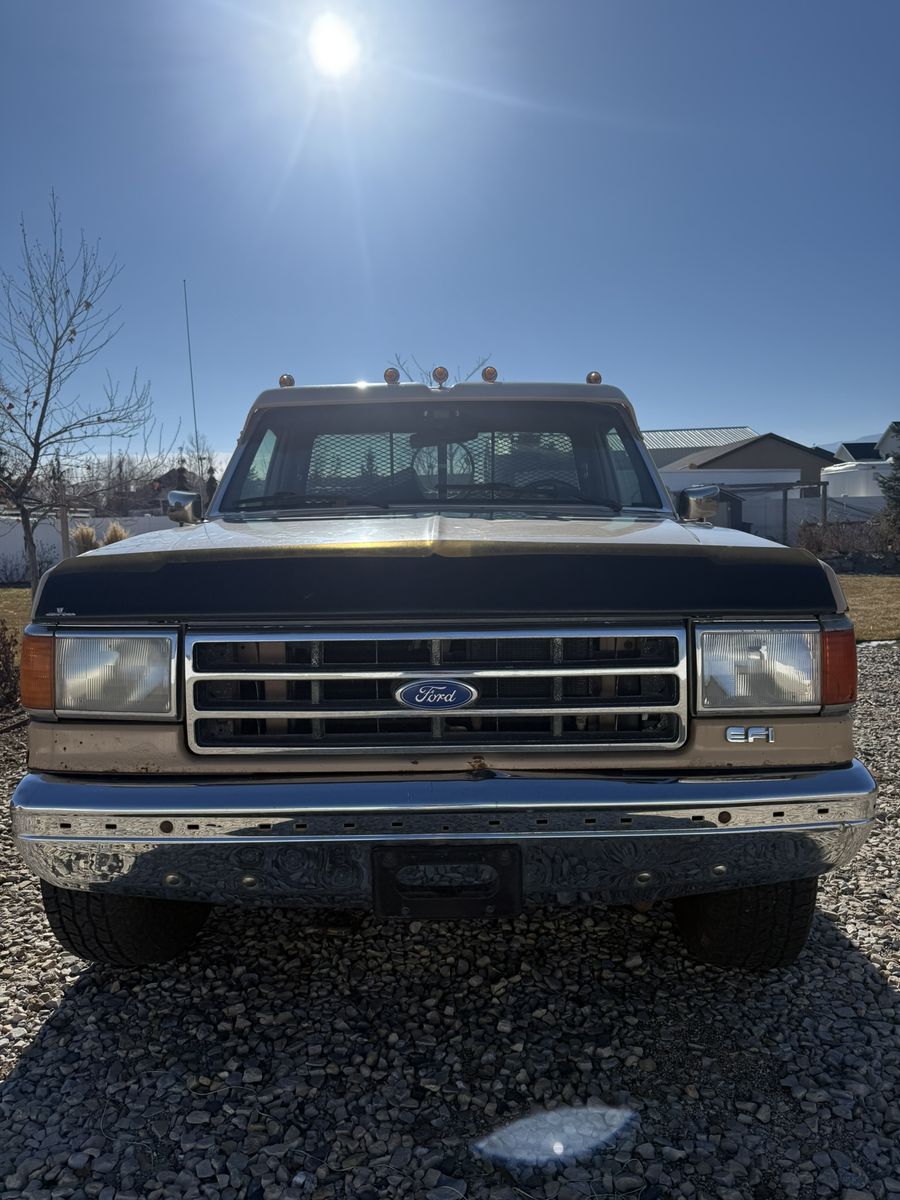 1989 Ford F-250 XLT Lariat