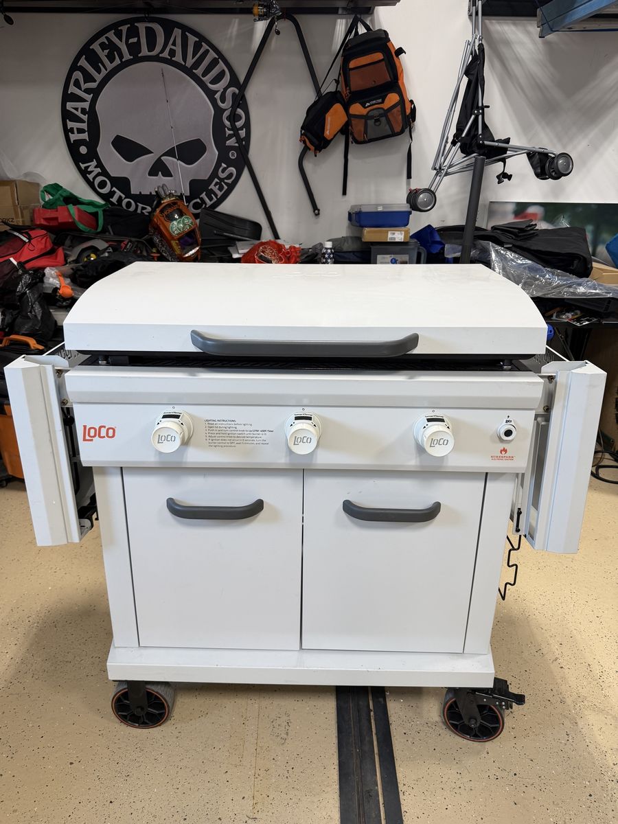 LoCo Cookers 36" 3-Burner SmartTemp Flat Top Gas Griddle - White
