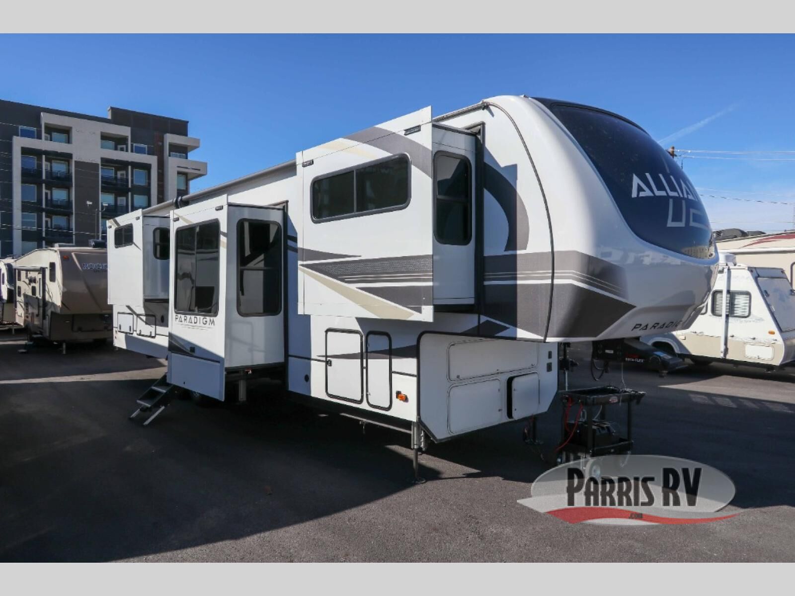 Used 2024 Alliance RV Paradigm 385FL