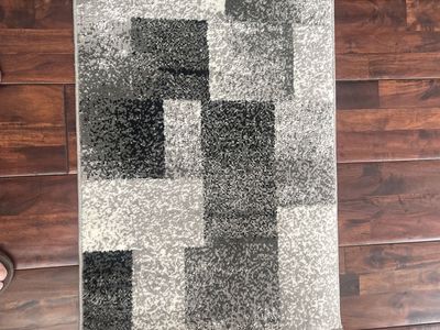 Nevada collection gray 2' x 3' polypropylene rug