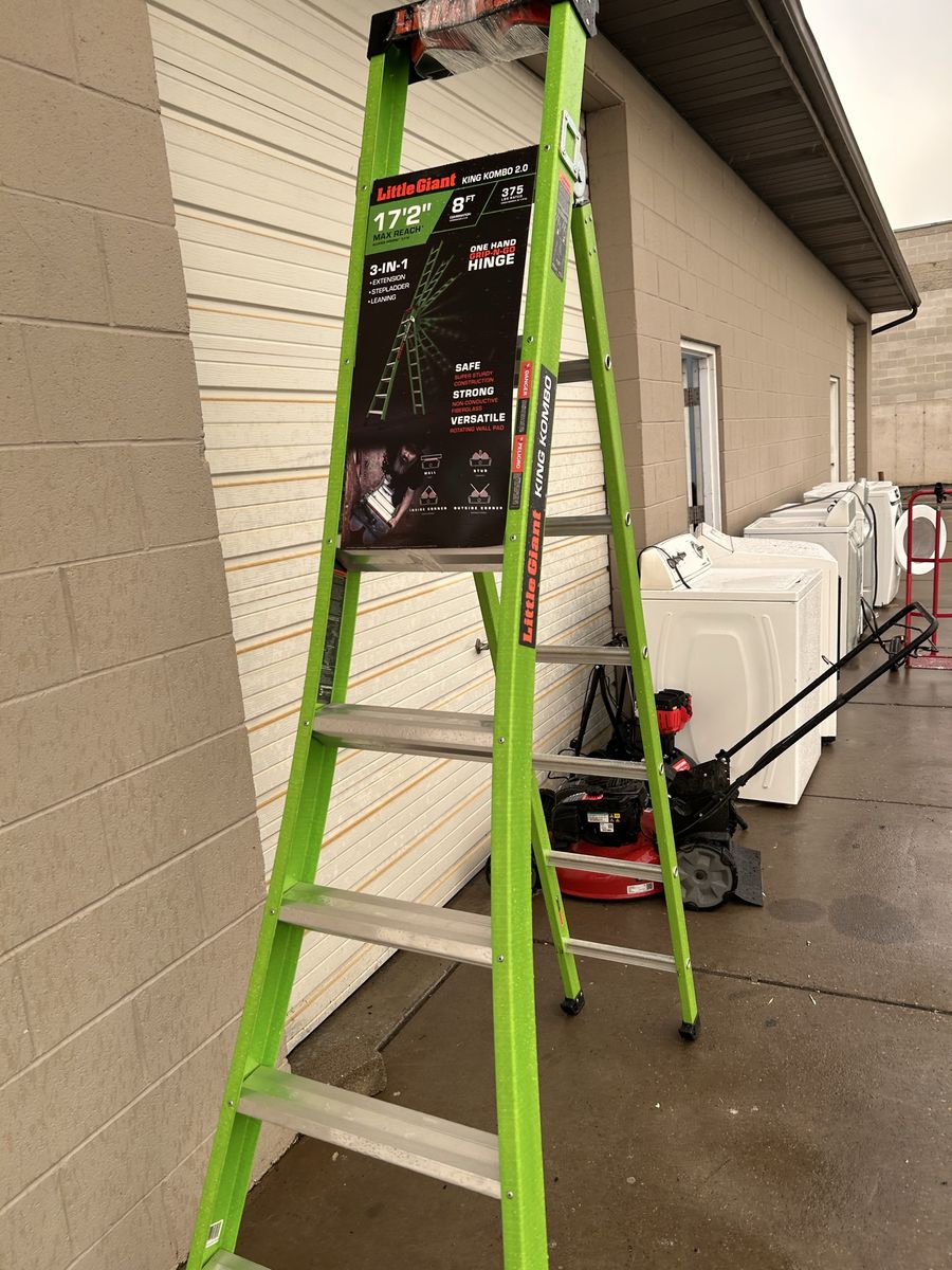 Brand new little giant king combo 17” reach ladder