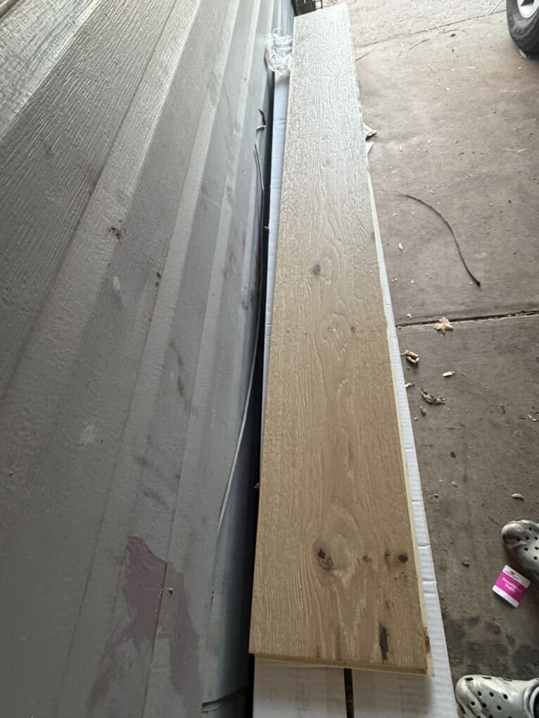 Engineered Hardwood Flooring In Color Oak