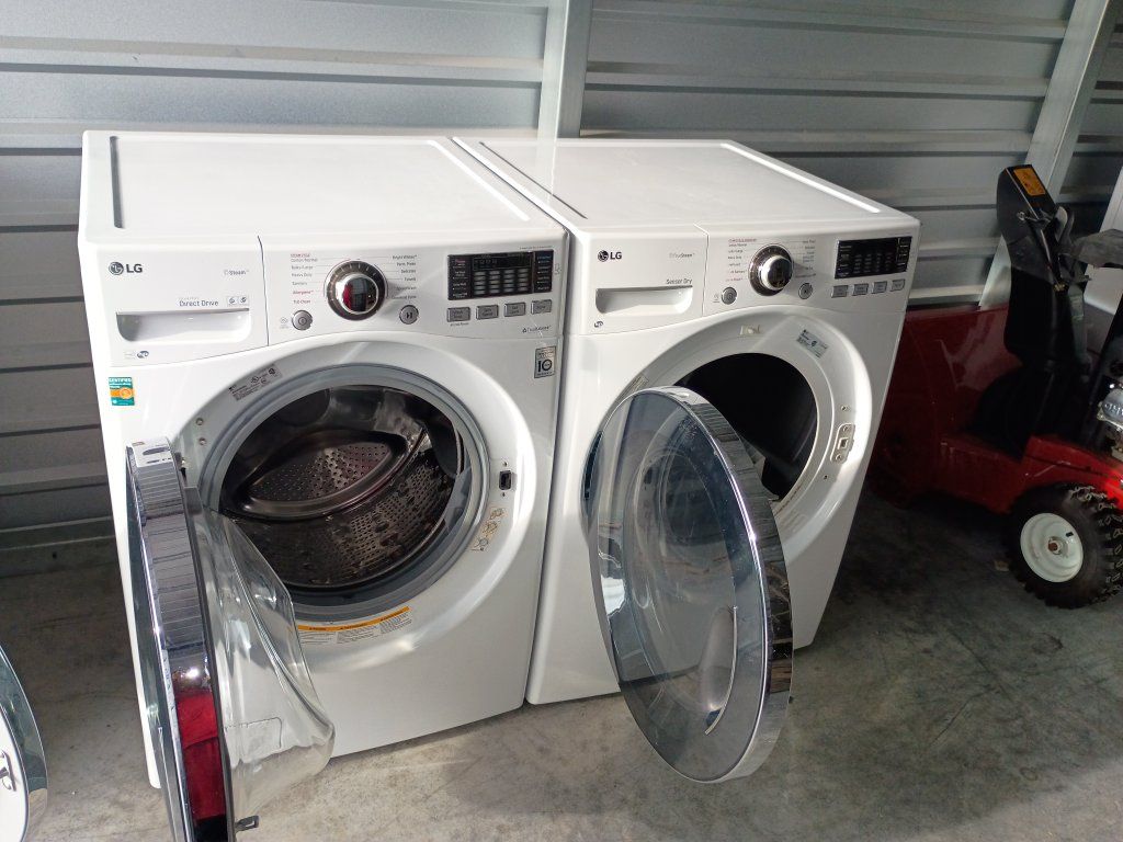 lg front loading washer and dryer in good conditio