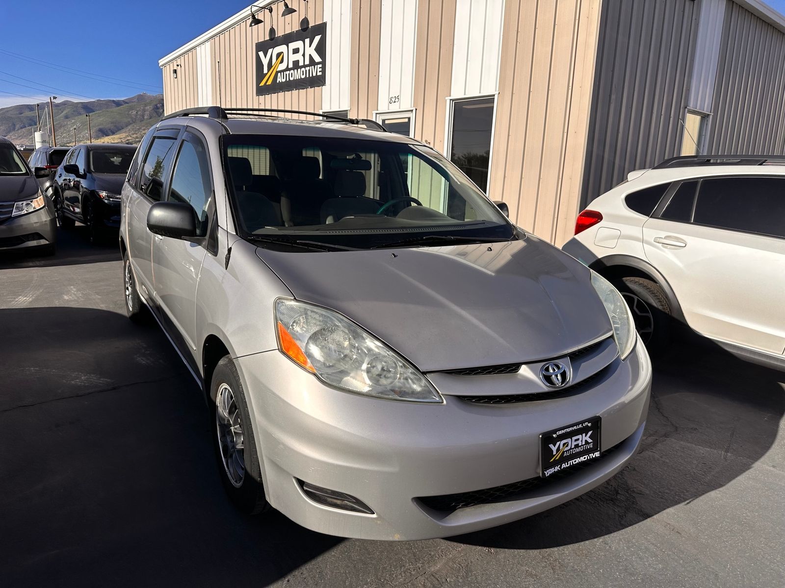 2006 Toyota Sienna LE 8 Passenger