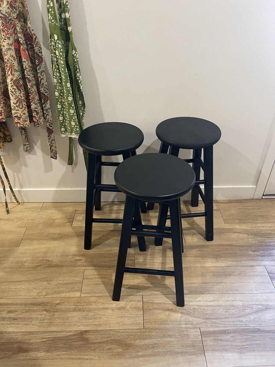 Set of 3 Black Wooden Bar Stools - Classic Round Top Design