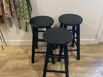 Set of 3 Black Wooden Bar Stools - Classic Round Top Design
