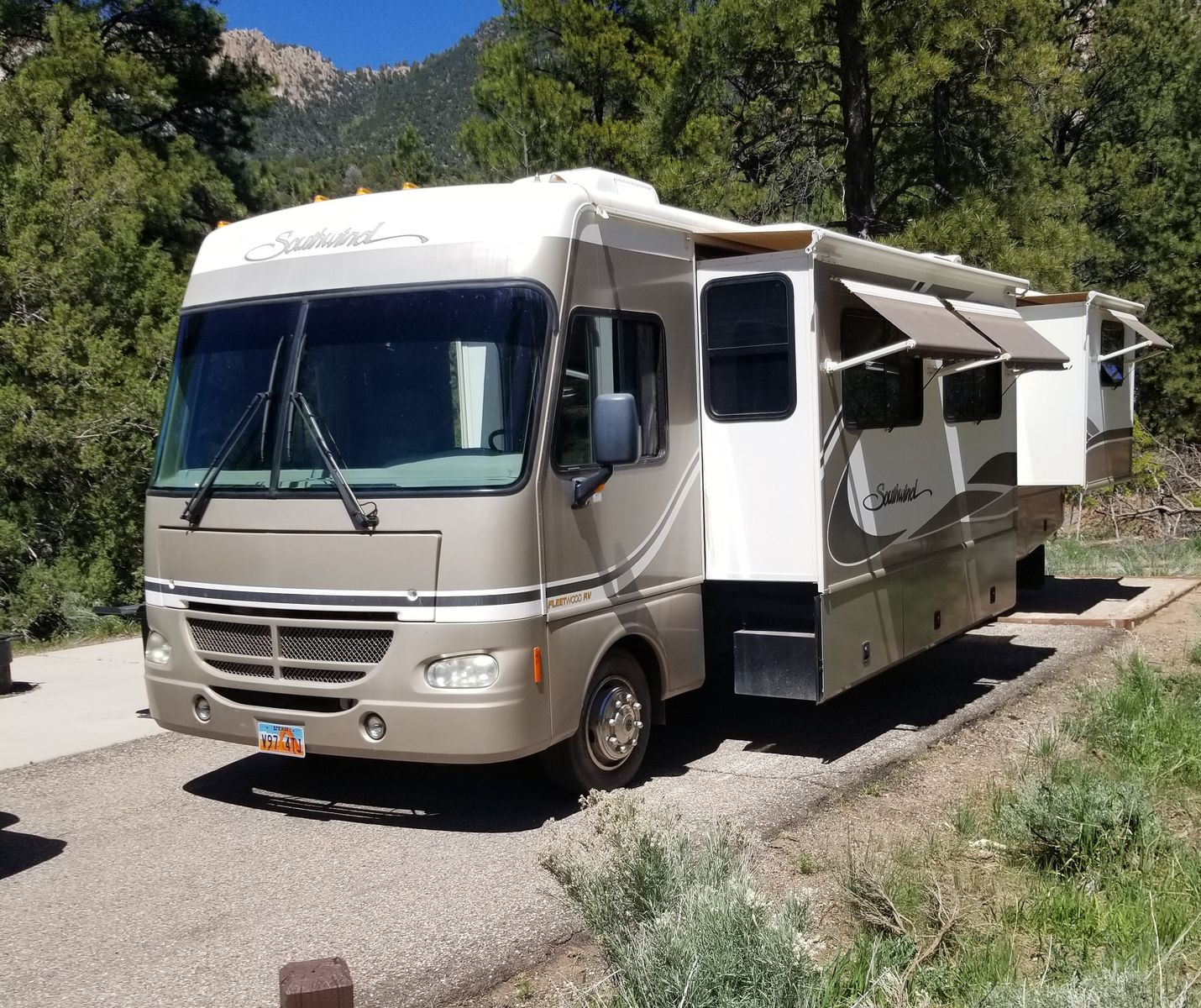 Fleetwood Southwind Motor Home 36 foot