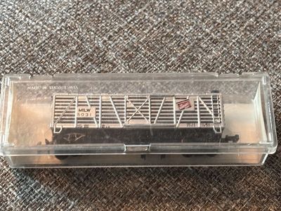 New boxcar n scale in box Milwaukee
