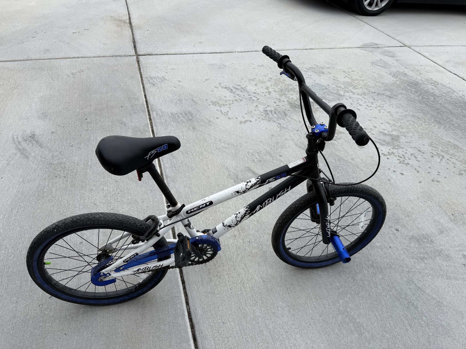 Kent Ambush Kids Bike – 20” Wheels – Black/White/Blue – Tubes Included
