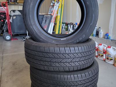 Set of 4 Toyo tires 225/60R17 like new