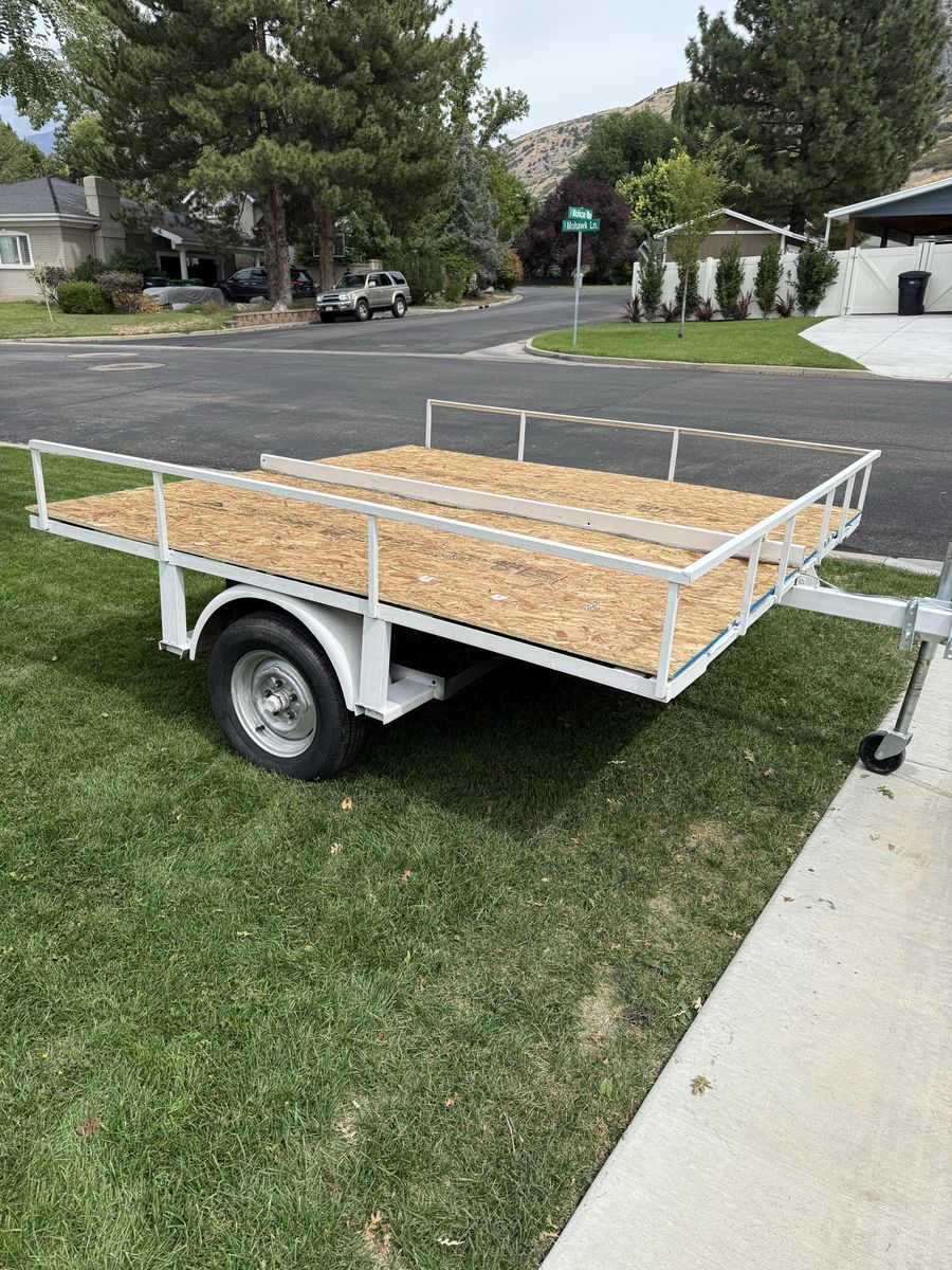8x8 Trailer