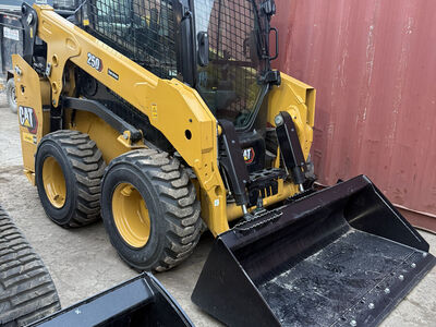 Skid Steer Rental – Cat 250 Wheel Skid Steer – Construction & Landscaping - 6 Hour option