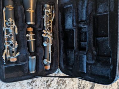 Kaces Bundy Aristocrat CL601 Clarinet with Woodwind Co. Mouthpiece and Case