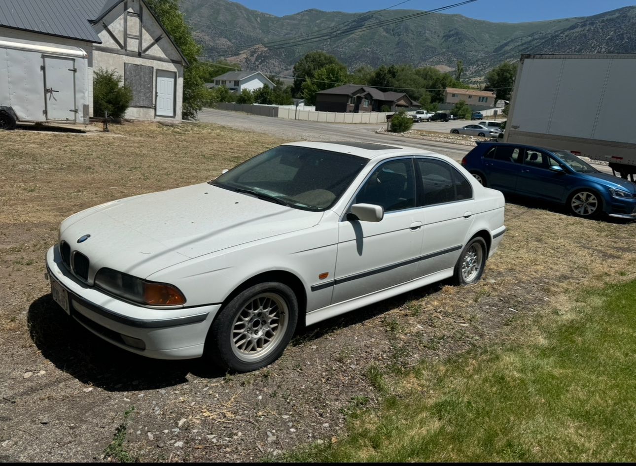 2000 BMW 5 Series 528i