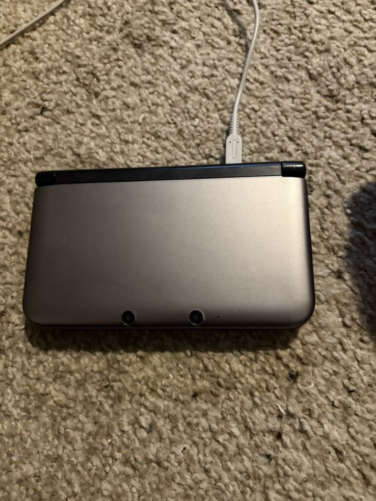 Modded Nintendo 3ds + Pokemon Moon