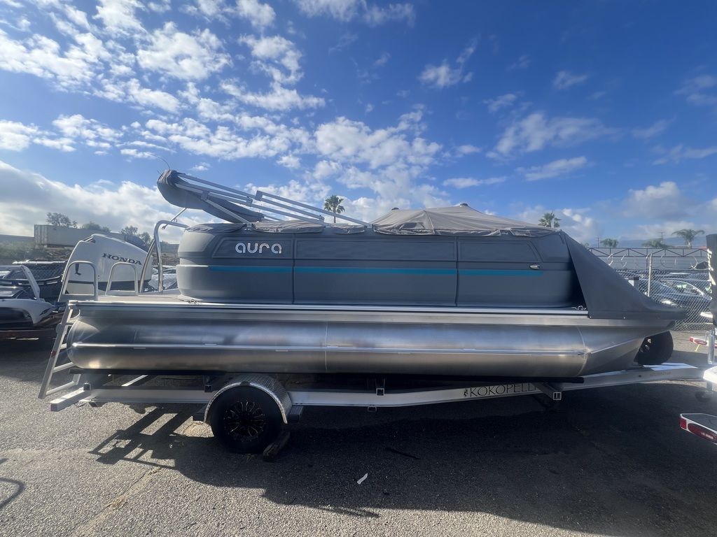 2025 Avalon Aura 2185 Quad Lounge