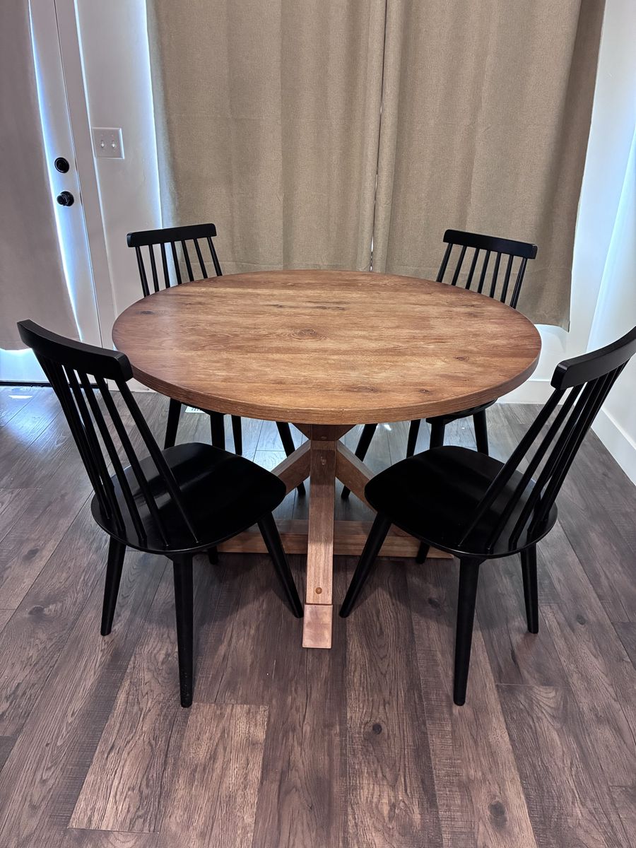 Wayfair Wood Round Dining Table with 4 Black Spindle Back Chairs - Sturdy & Excellent Condition