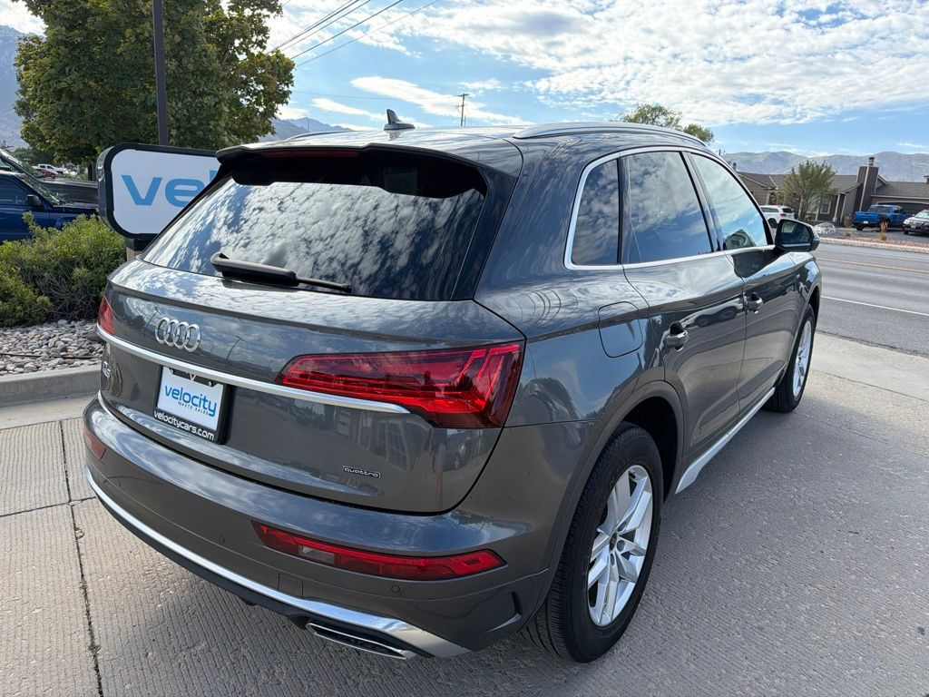 Main image 6