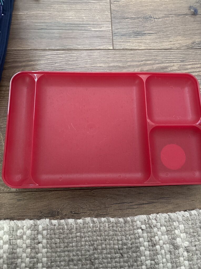 Tupperware Lunch Trays Set Of 4