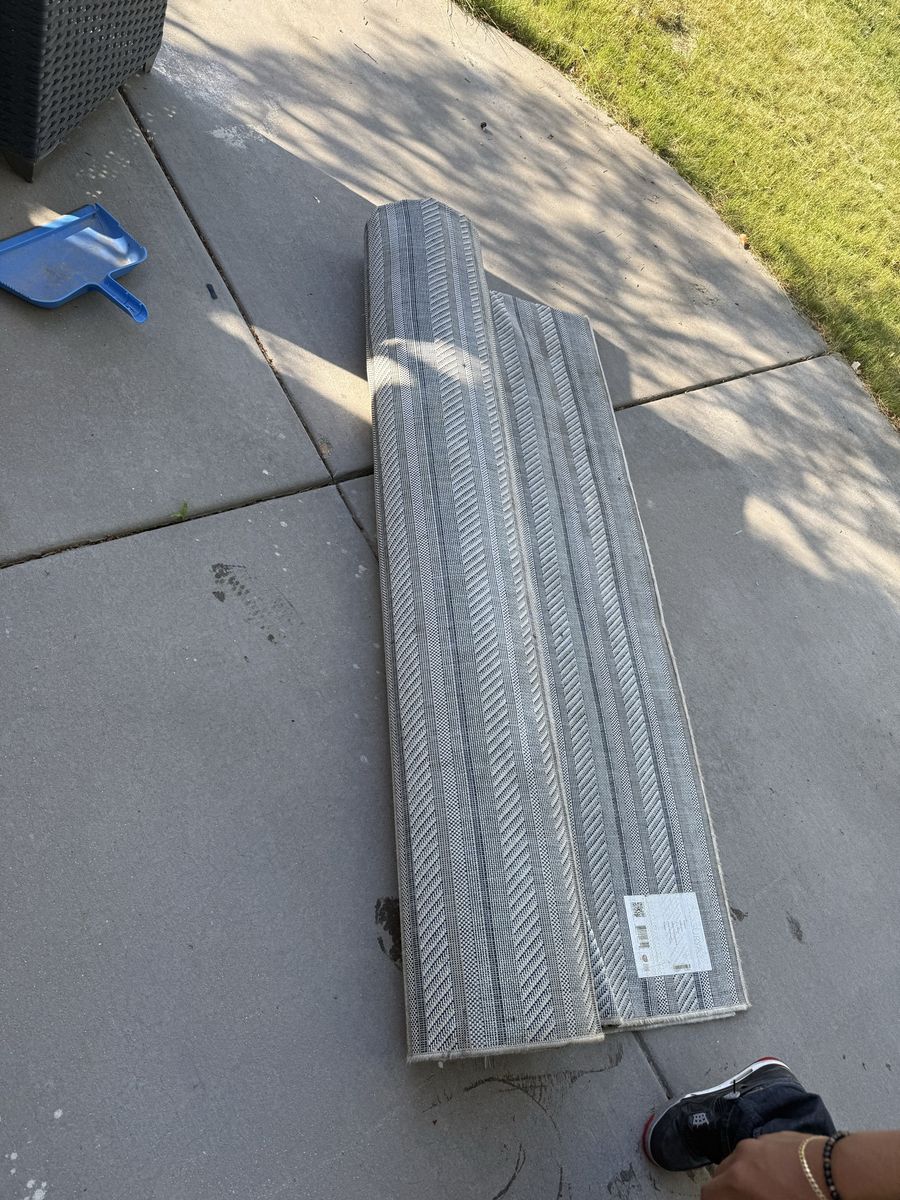 Outdoor rug