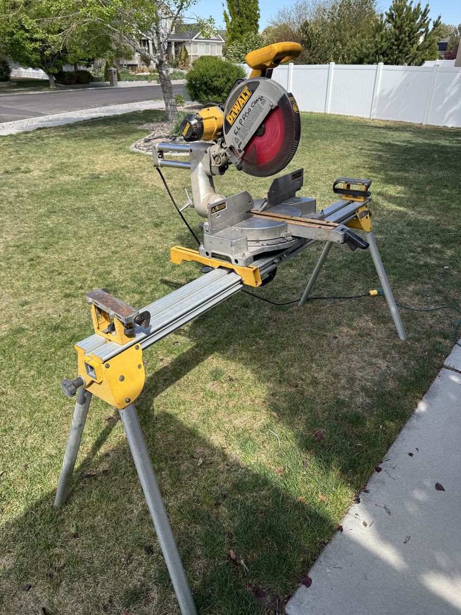 Pending pickup- Dewalt 12 inch Compound chop saw