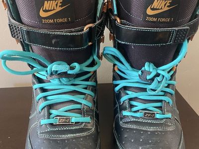 Nike Zoom Force 1 Snowboard Boots - Black/Teal with Fur Lining. Women’s size 10 U.S.