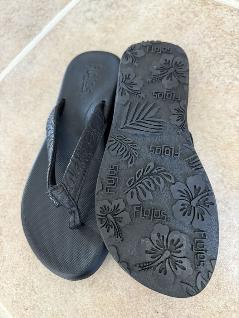 Flip flops NEW Flojos Girls size 6 black