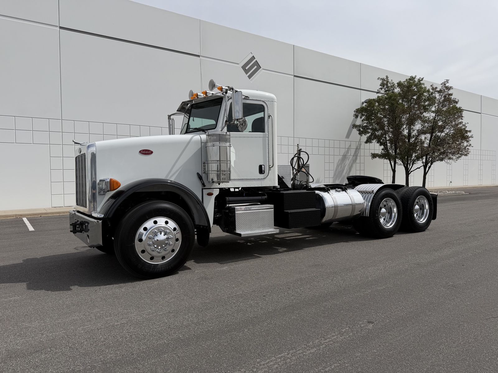 2012 Peterbilt 367 - Wet Kit - Low Miles