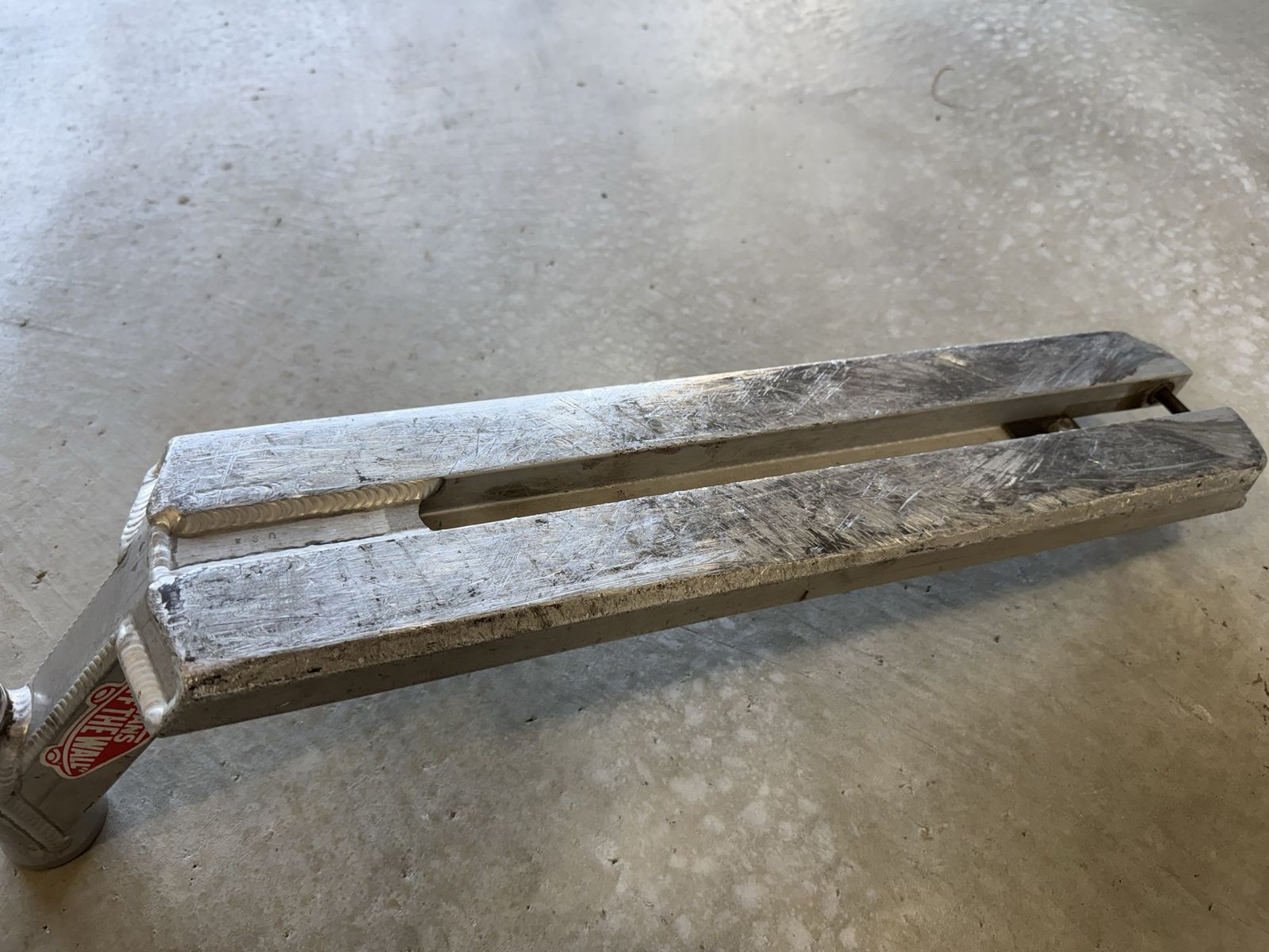 Main image 6