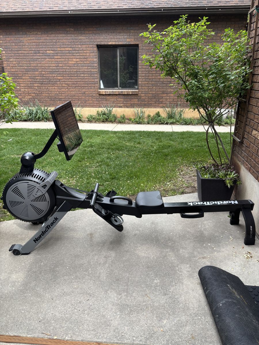 Nordic track RW900 rowing machine