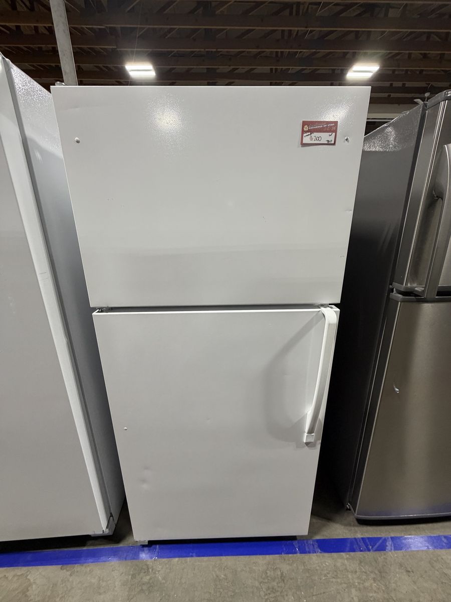 GREAT WHIRLPOOL TOP AND BOTTOM FRIDGE W-WARRANTY