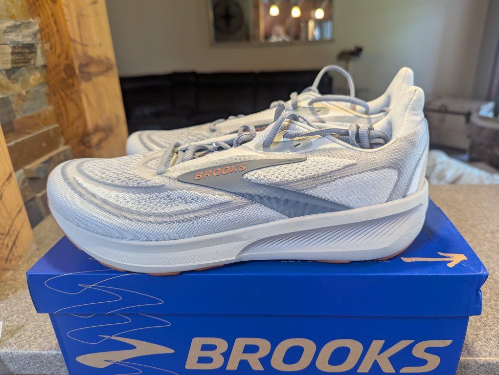 Brooks Revel 9 Running Shoes Men's Size 13 Medium Gray/Orange New in Box