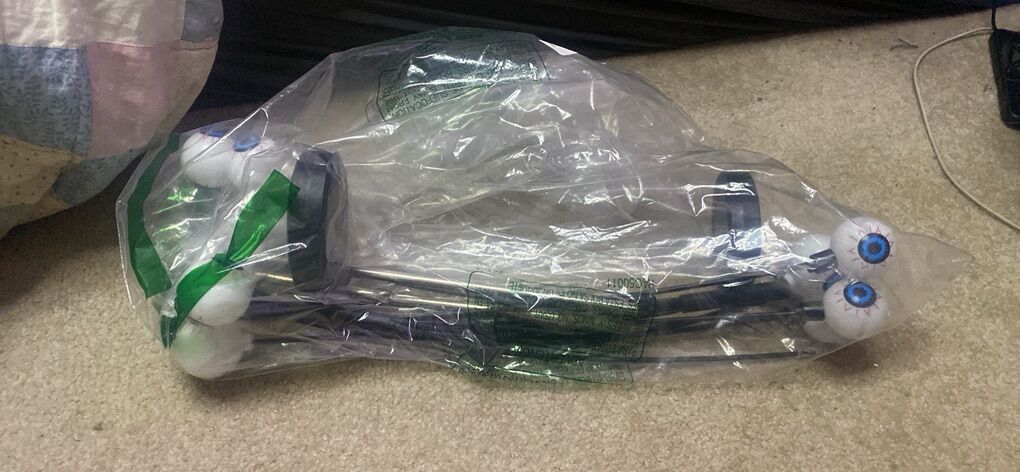 Solar Halloween Eyeball Pathway Lights. (2 Pack)