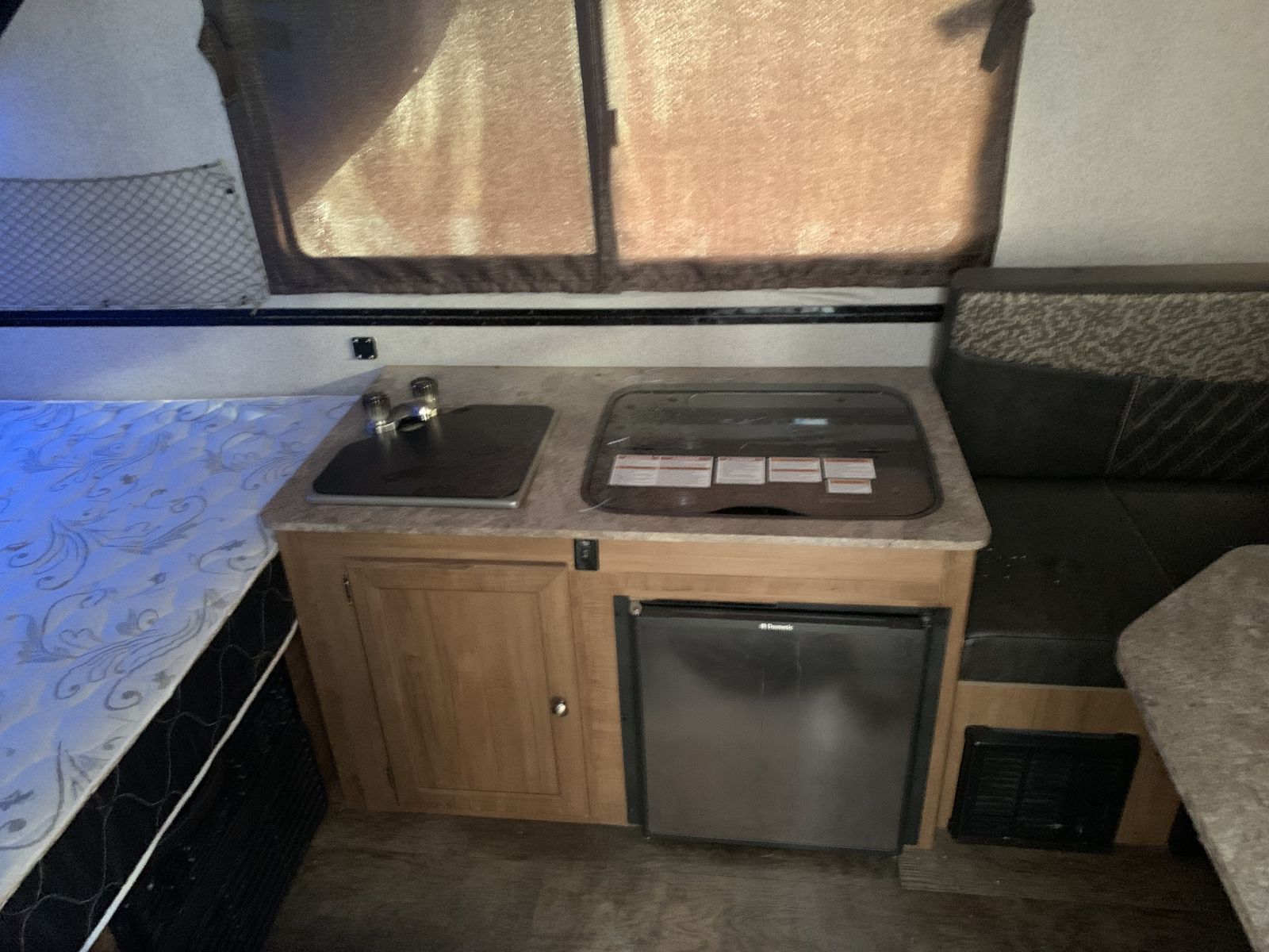 Main image 6