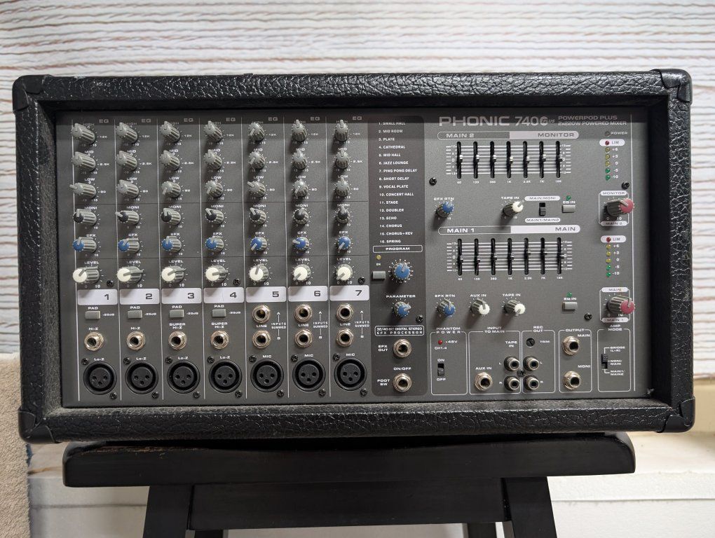Phonic Powerpod Plus 740C Plus 2x220W 8-Channel Powered Mixer with Effects