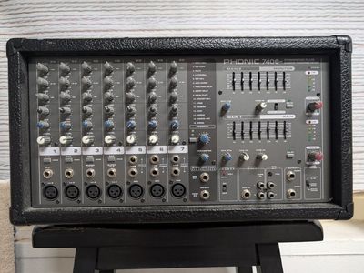 Phonic Powerpod Plus 740C Plus 2x220W 8-Channel Powered Mixer with Effects