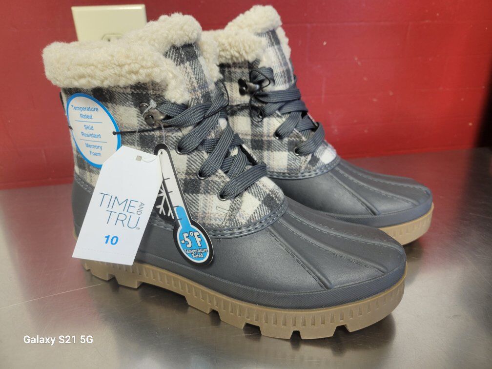 Winter  Boots ~ Womens 10