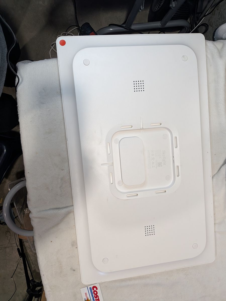 Skylight Calendar Max 27" - For Parts/Repair - RGB Boot Loop