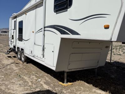 1997 Fifth wheel Trailer