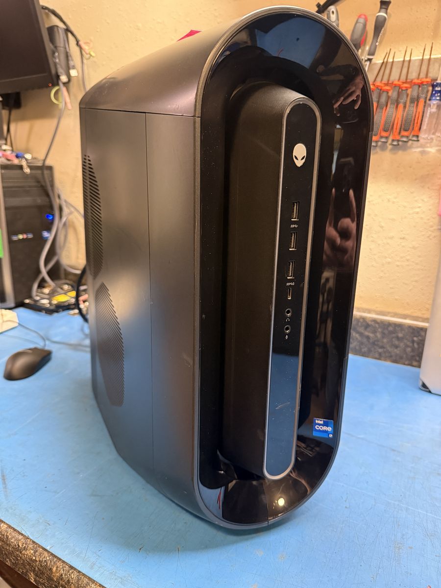 Alienware i7 11th gen, 32gb ram, GF RTX 5060ti 16gb, 2tb SSD, Win 11, with Warranty!!