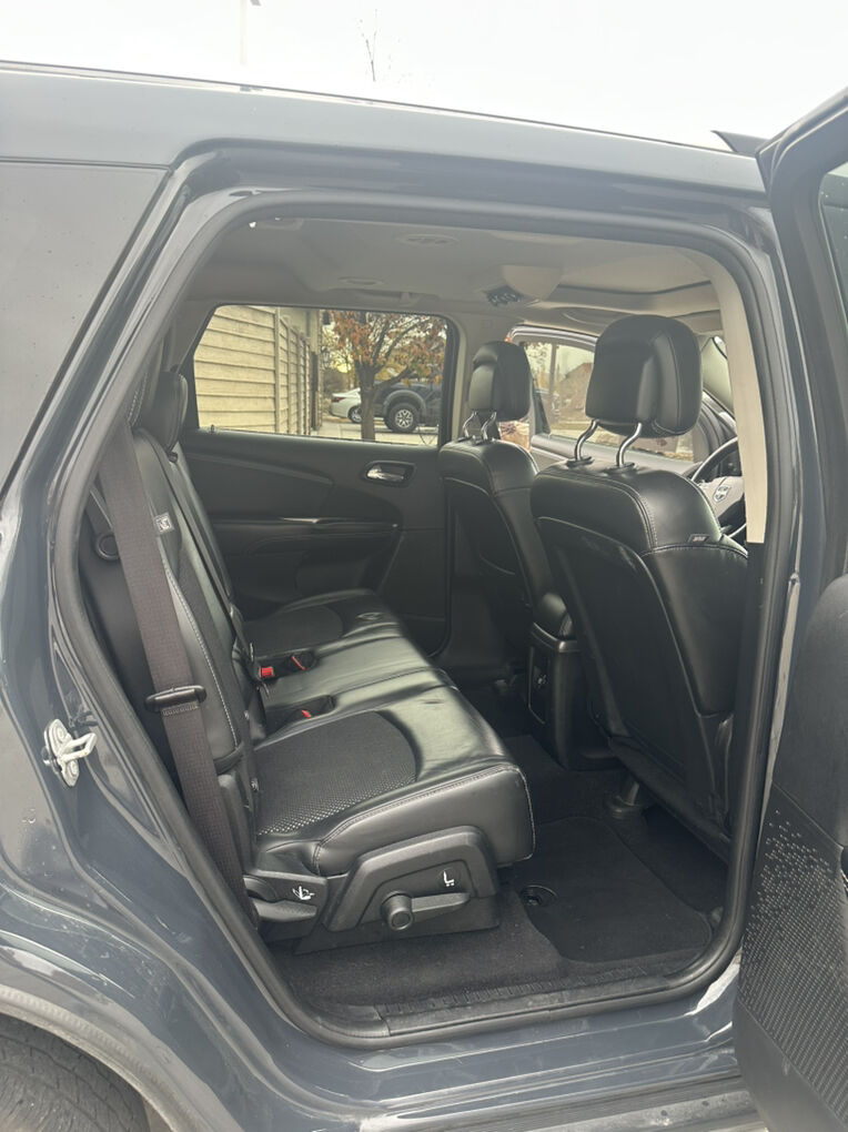 Main image 6