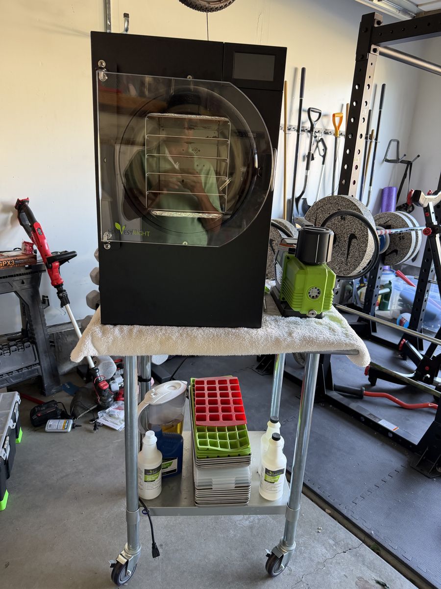 Harvest Right Medium 5 tray Freeze Dryer