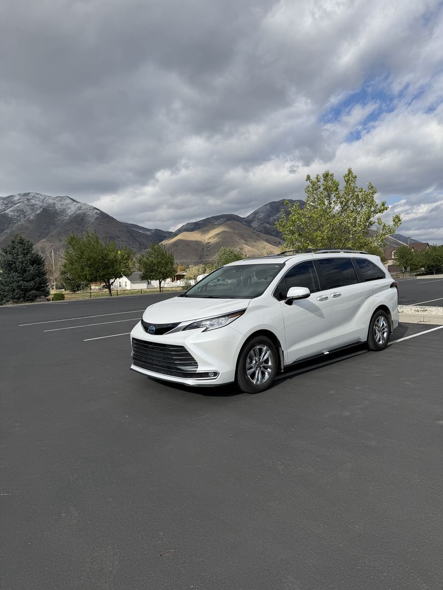 2024 Toyota Sienna Limited 7-Passenger