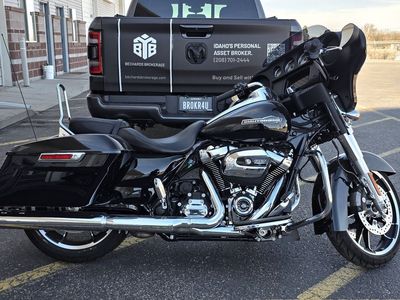 *LOW MILEAGE* 2023 H-D Street Glide with Warranty