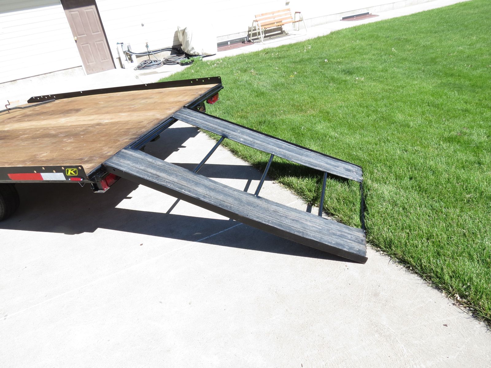Very nice 8 X 10 flatbed trailer