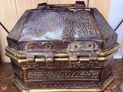 Vintage Handcrafted Etched Brass Octagonal Trinket Box Storage Chest
