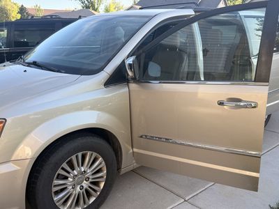 Chrysler Town & Country Minivan - Reliable Family Vehicle, Good Condition