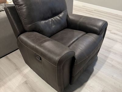 Ashley Furniture “boxberg” Rocker Recliner