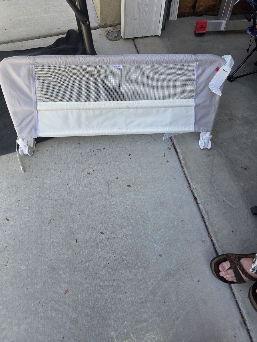 Munchkin Toddler Bed Rail