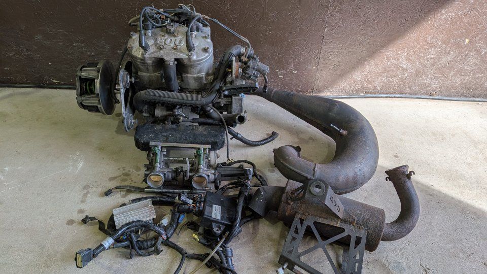 2011 Arctic cat M8 efi complete motor package